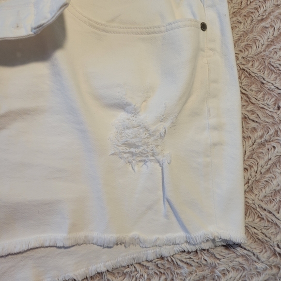 NWOT Torrid Size 24 White Denim Short - Picture 3 of 5